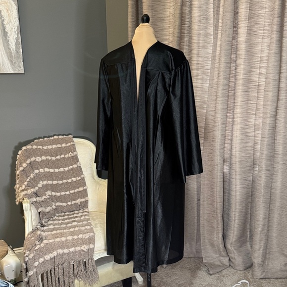 Classic Black Graduation Gown 46” long - Picture 1 of 2